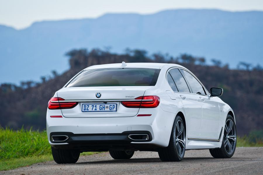  BMW 740i M Sport 2016 года  (ZA) (фото 2 из 13)